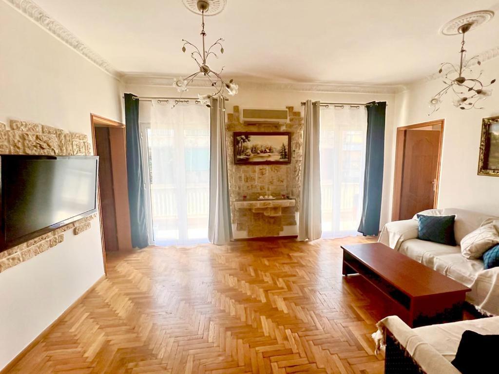 Neoclassical 2Bed In Kallimarmaro Atina Dış mekan fotoğraf
